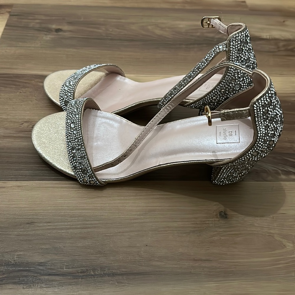 Size 9 Wide Db Studio Sparkly Heels - image 1